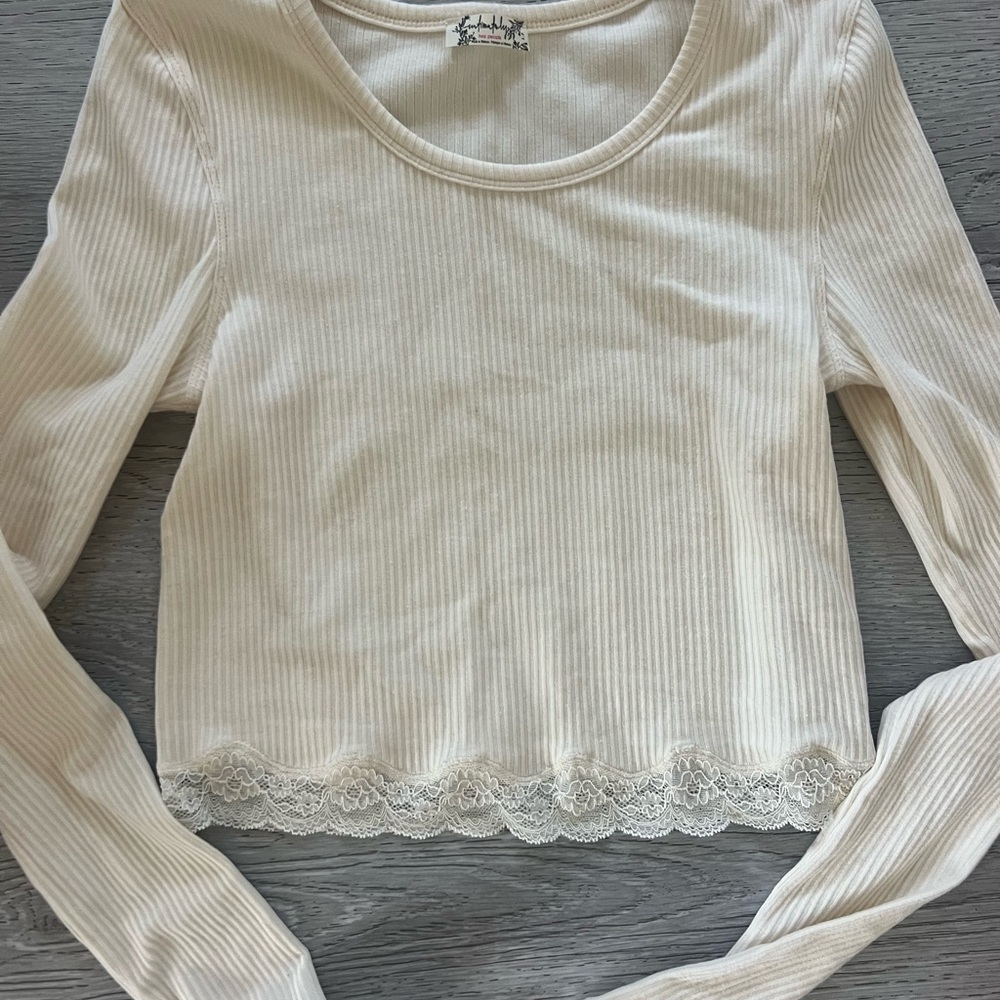 Ribbed Lace-Hem Long Sleeve Top